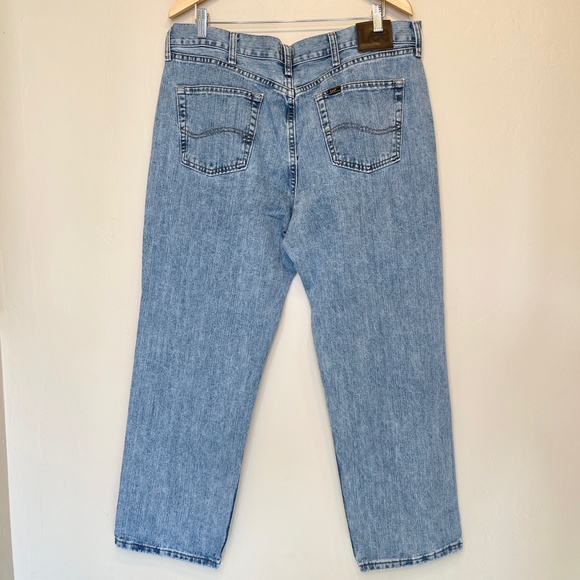 Lee | VTG Inspo Light Wash High Rise Denim Real Straight Relaxed Mom Jeans - Picture 3 of 12